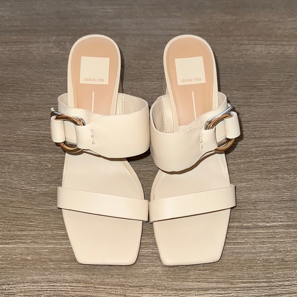 dolce vita heels, cream color size 7.5! like new